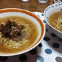 中華そばと野菜炒めの卵落とし