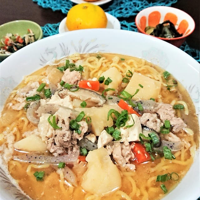 【おうちごはん】前日の豚汁をリメイク！【豚汁ラーメン】と、お気に入りスマホケース。