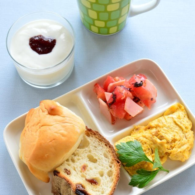 無印のお皿に挑戦の朝ご飯