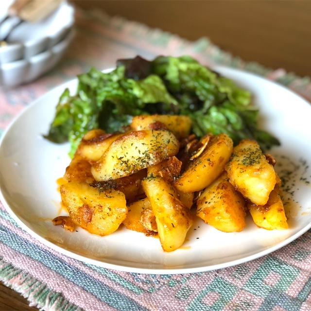 楽園のサテトム♪こんなえびペーストを待っていた！エスニック風やみつき・ガーリックポテトの簡単レシピ