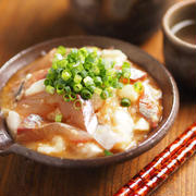 アジ刺身と長芋のたたき、ぶつ切りしたアジと叩いた長芋を焼き肉のタレで味付けする