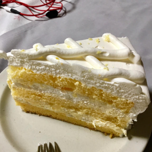 食べた後で後悔する夜のハーブスのケーキ