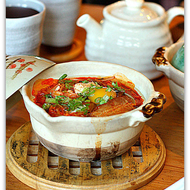 韓国家庭料理スンドゥブチゲ(순두부찌게)
