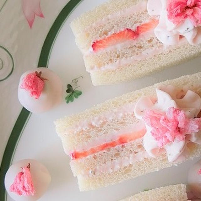 桜レシピ 2＊ 桜餡クリームといちごのサンドイッチケーキ＊お花見