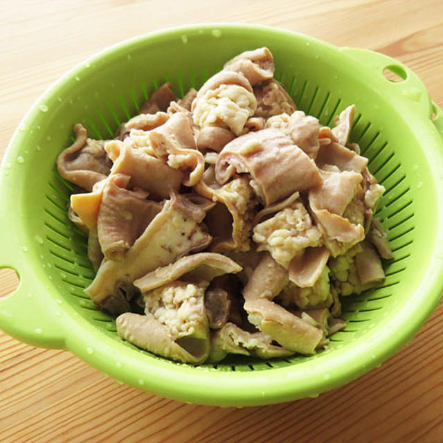 牛モツを使って、もつ煮込み作り