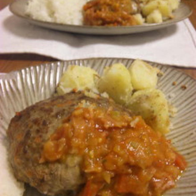 ハンバーグ(トマト＆バジルソース添え)
