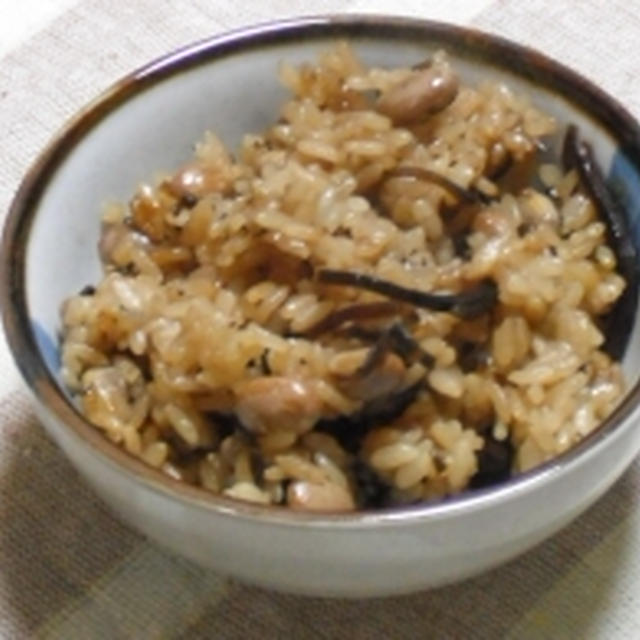 超簡単♪ツナと塩こんぶの炊き込みご飯　～可愛いカメさんがやって来た♪～