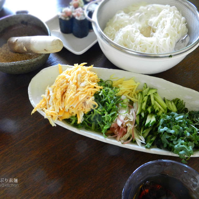 素麺をより美味しくする「麺より量多いやん！」の薬味そうめん