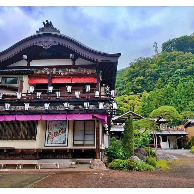 囲炉裏料理と温泉｢小鹿荘(おじかそう)｣樹齢200年の梨の部屋