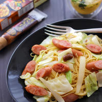 キャベツとウインナーの焦がしにんにくスパゲティー