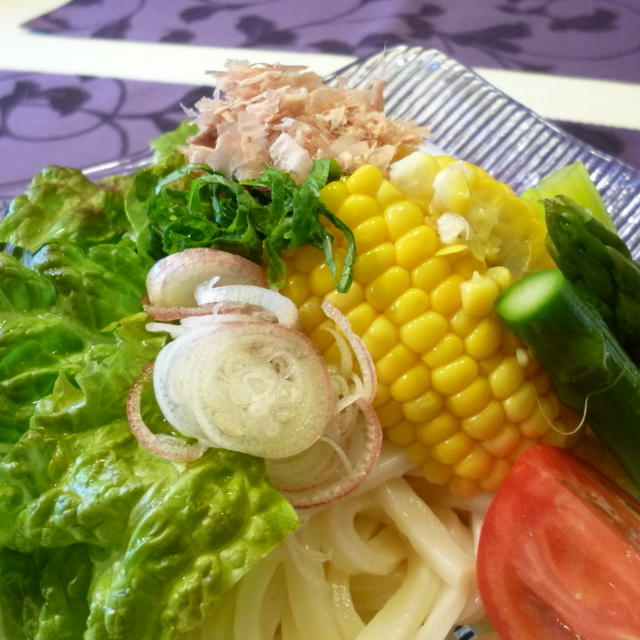 長時間火を使いたくない時に・・・和風サラダうどん♪