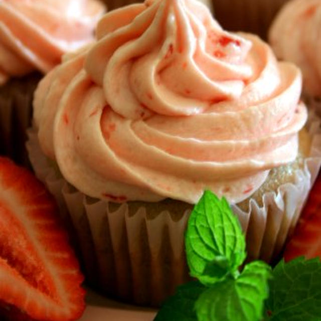 Strawberry Cupcakes苺のカップケーキ