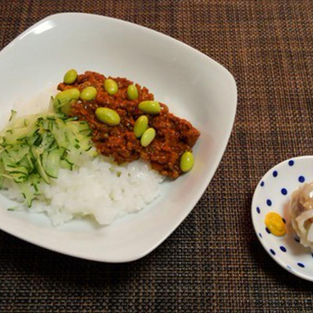 お昼が遅くなって・・・肉みそごはん♪・・♪