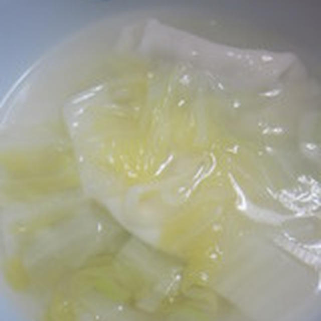 「水餃子と白菜のスープ」