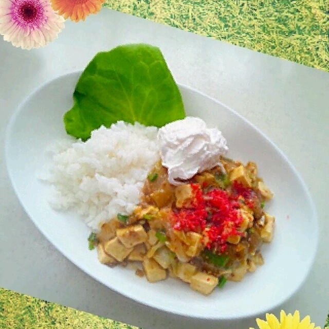 ポーチドエッグのせ☆麻婆カレー丼