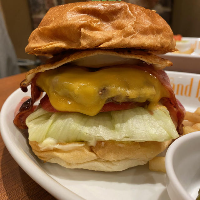 Island Burgers アイランドバーガーズ四谷三丁目店