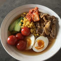 【レシピ】 市販の冷麺が大満足ごはんに！野菜と肉で「冷やしラーメン」風アレンジ
