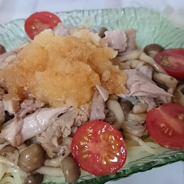 マグロとしめじのおろし冷やし中華