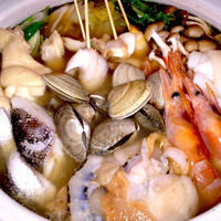 【レシピ】贅沢！　手羽元と海鮮の鶏ガラ塩鍋(^^♪