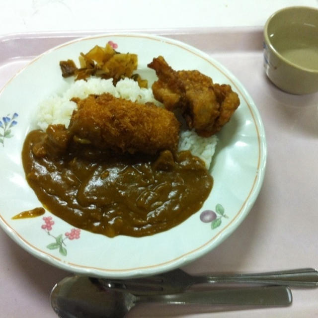 教授お薦め　カニクリームコロッケカレー@学食