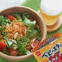 ビールに合う〜ベビースターラーメンおつまみサラダと準グランプリ賞品。