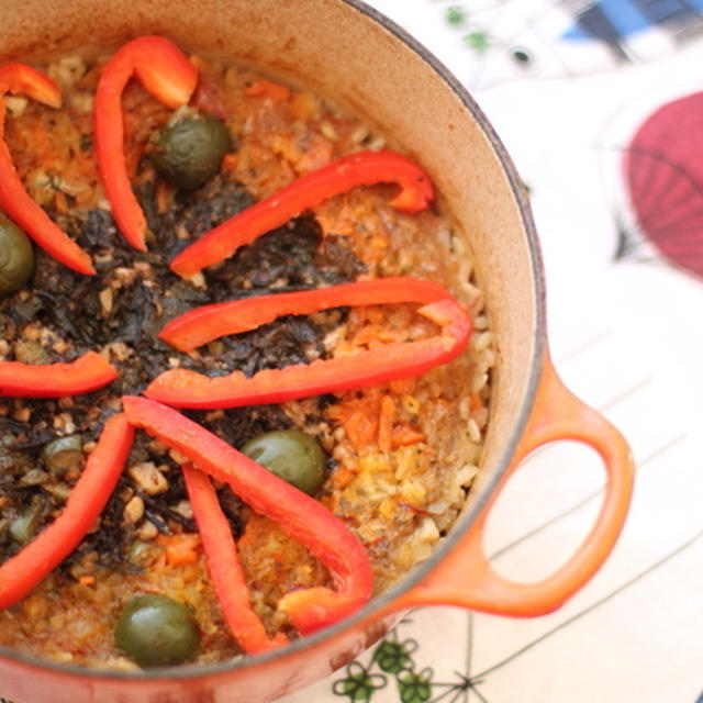 ルクルーゼdeオーブン海藻と根菜の玄米パエリア