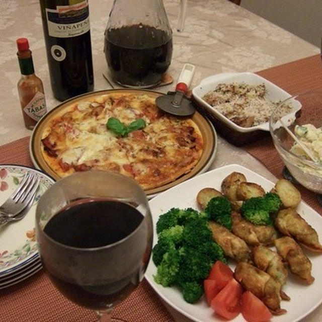 ゴルフの後の反省会はホットワインで～　餃子の皮で作るサモサなど