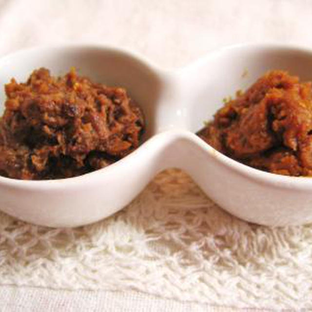 自家製玄米味噌と黒豆味噌