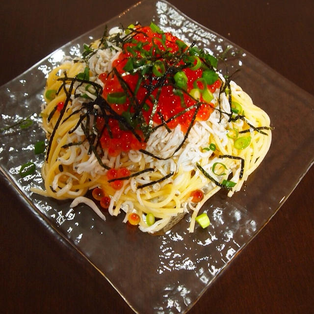 しらすパスタとシーザーサラダ