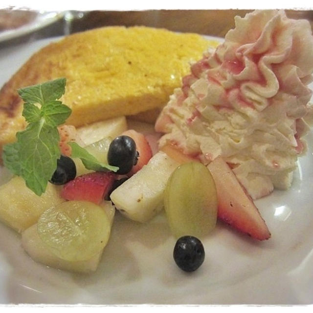 フレンチマフィントーストとフルーツババロア☆中目黒 La Provence cafe