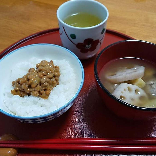 つみれと蓮根のスープと納豆ご飯