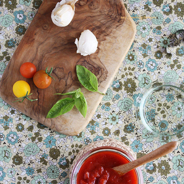 レンジで簡単、本格味なトマトソース♪で、ムール貝のトマトソース蒸しー！