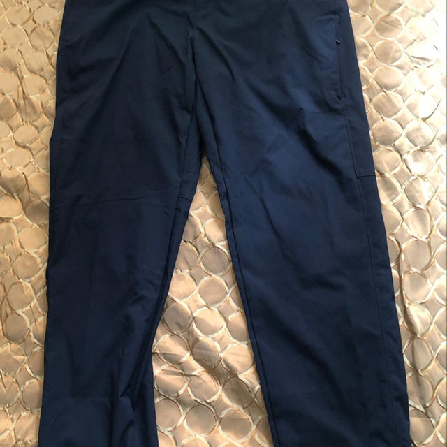 ユニクロで紳士物のパンツをお得に　2990円が2点とも半額以下！