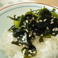 ■レシピ■即席お吸い物にも変身！　白だしで作るわかめ「ご飯のお供」