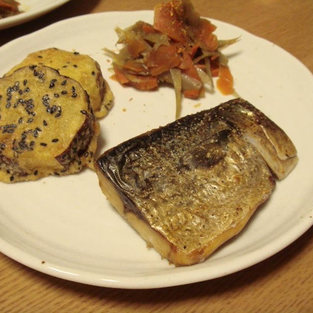 ご飯のお供☆鯖のレモン塩焼き。