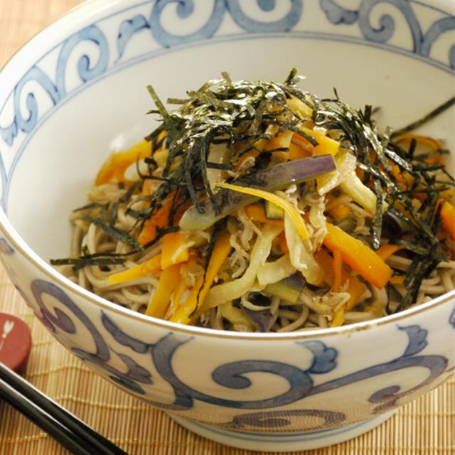 甘み野菜のじゃこしょうが蕎麦。　レンジでカレー晩御飯