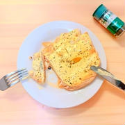 【糖質制限】糖質ゼロ！バジルソースたっぷり！鶏胸肉の柔らかガーリックチキンステーキ