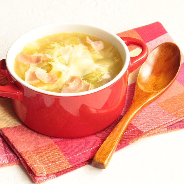 人気のサイゼリヤ田舎風やわらかキャベツのスープの再現レシピ