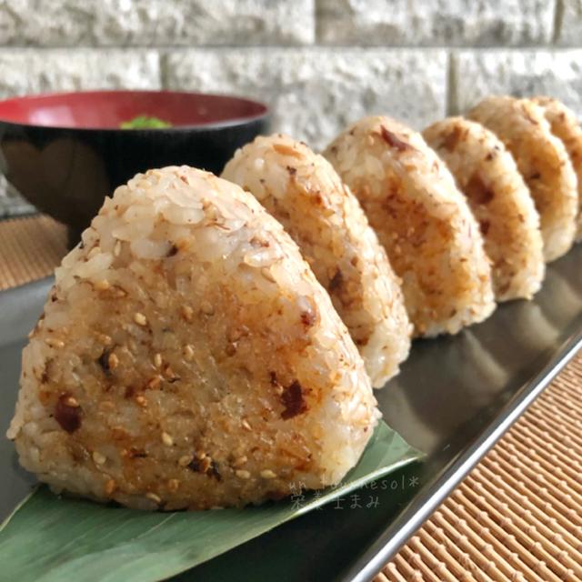 【悪魔的おにぎりでアンチエイジング‼︎】主人大絶賛の☆サバごまのマヨ焼きおにぎり♡レシピ