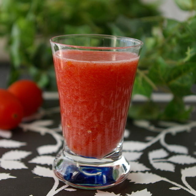 夏バテ対策～トマトと黒酢のフレッシュジュース