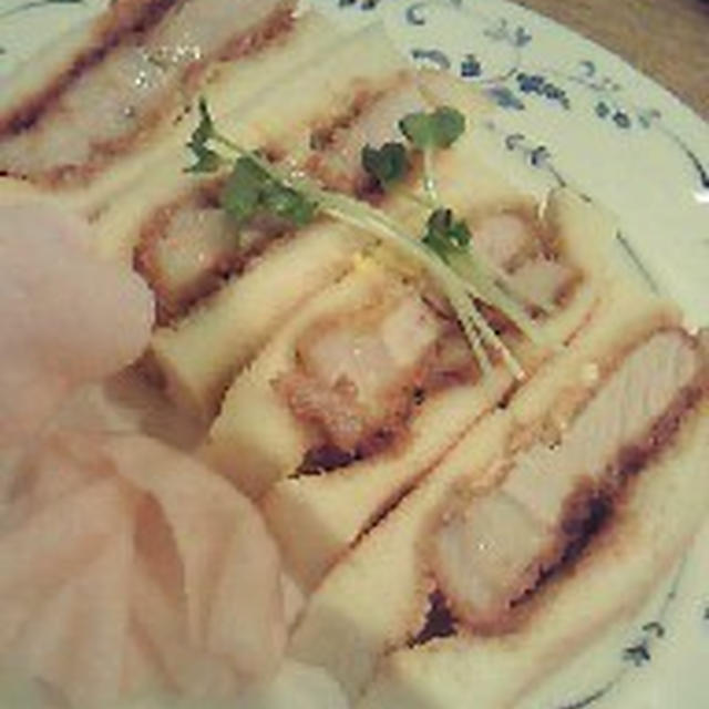 老舗の味か？カツサンド