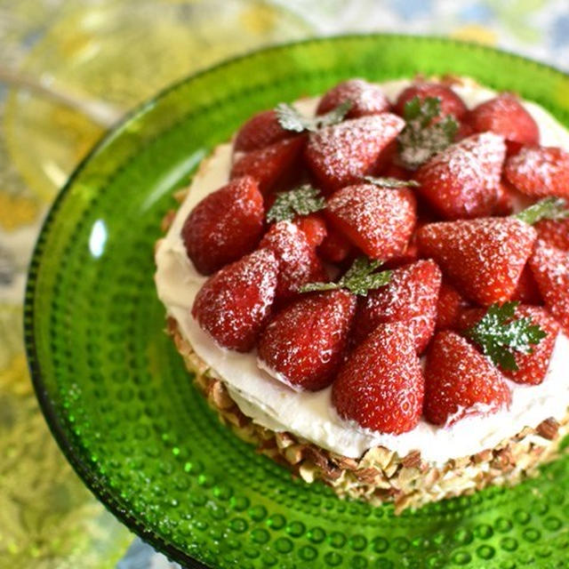 スウェーデンの夏の定番イチゴケーキ Jordgubbstarta By 北欧ごはんさん レシピブログ 料理ブログのレシピ満載