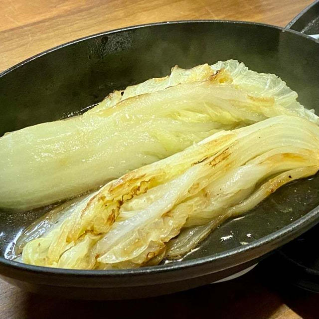 野菜多めでヘルシーな夕食は、白菜ステーキがメインです ！