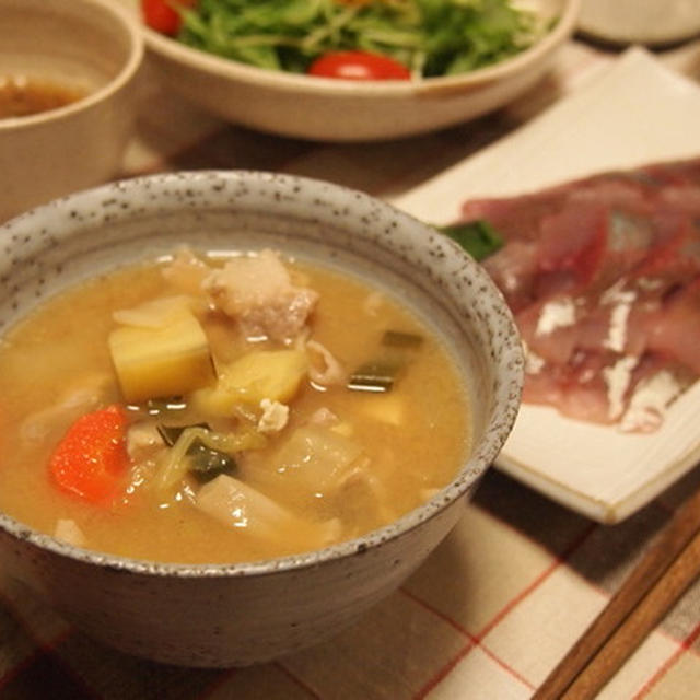 豚汁とつばすのお刺身 By Chiakiさん レシピブログ 料理ブログのレシピ満載