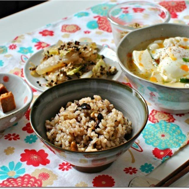 ☆ボリューム満点♪餃子と豆腐のニラ玉スープ　2日の一人ブランチ！☆