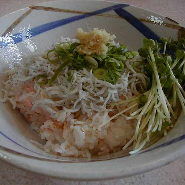 梅干しの炊き込みｄｅしらす丼