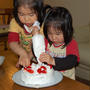 双子の生い立ち〜はじめてのデコレーションケーキ　～3歳のひな祭り～”