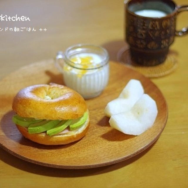 ベーグルサンドの朝ごはん