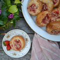 Strawberry Vatrushka Buns 苺のヴァトルーシュカ