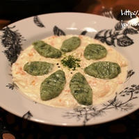 青のりポテトニョッキ　サーモンクリームソースで
